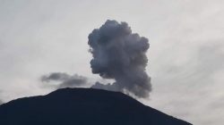 Gunung Marapi Kembali Erupsi, Abu Vulkanik Setinggi 500 Meter